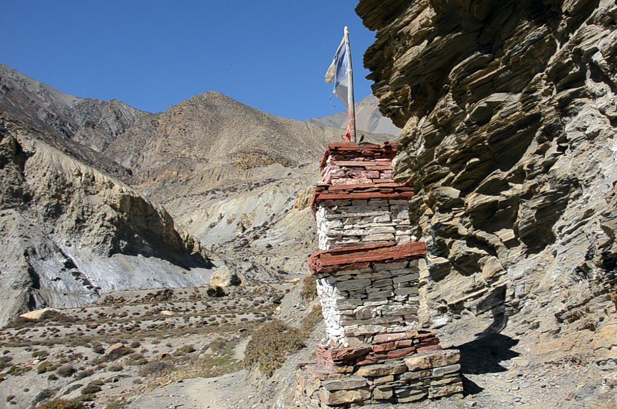 05 Chorten On The Trail From Phu Entrance Gate To Phu 